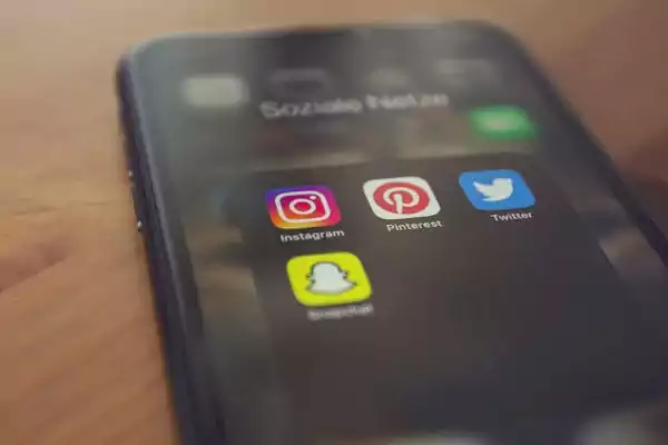 How to use SMTH abbreviation on social media